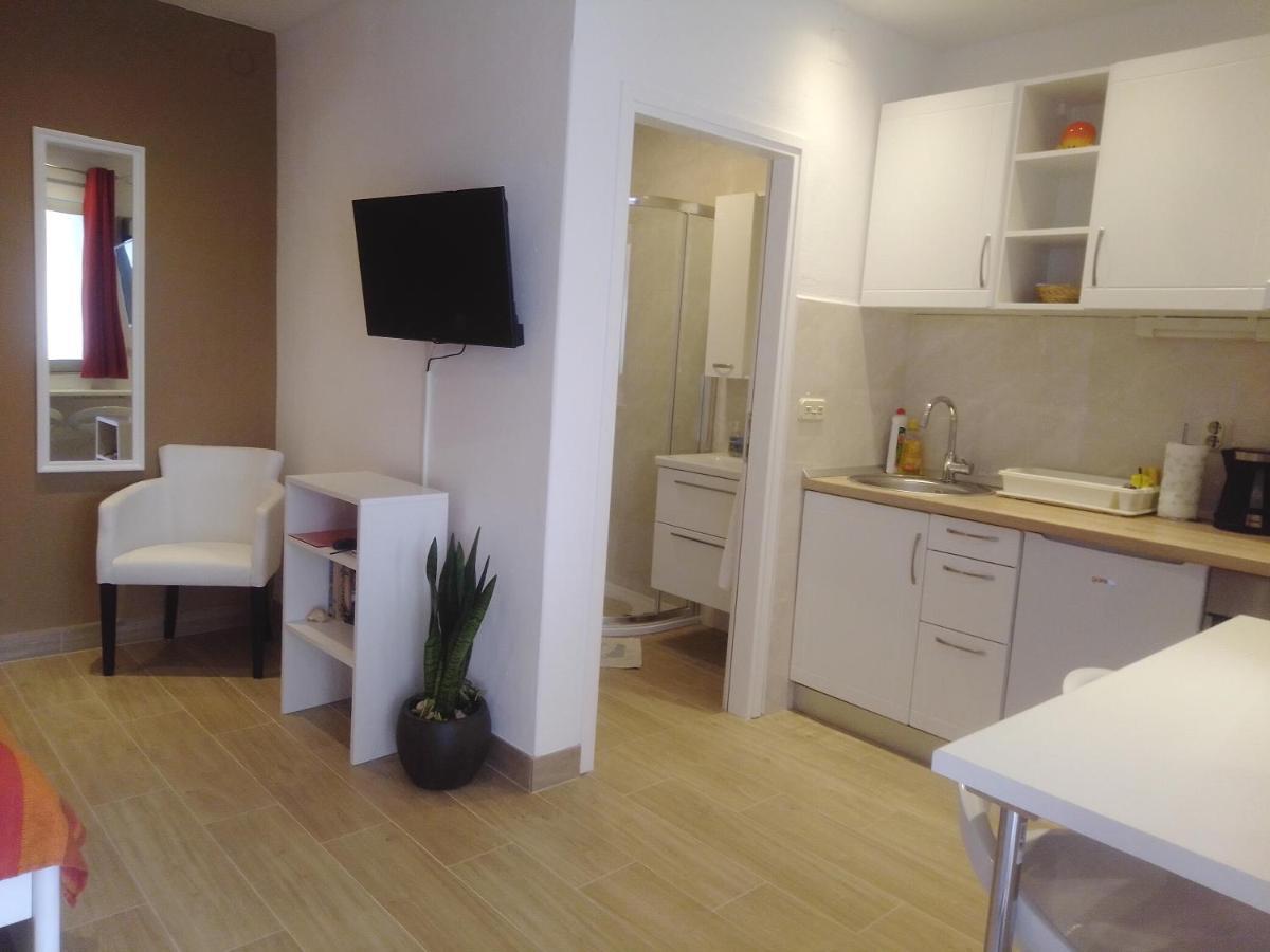 Apartments Haracic Hvar Town Exterior photo